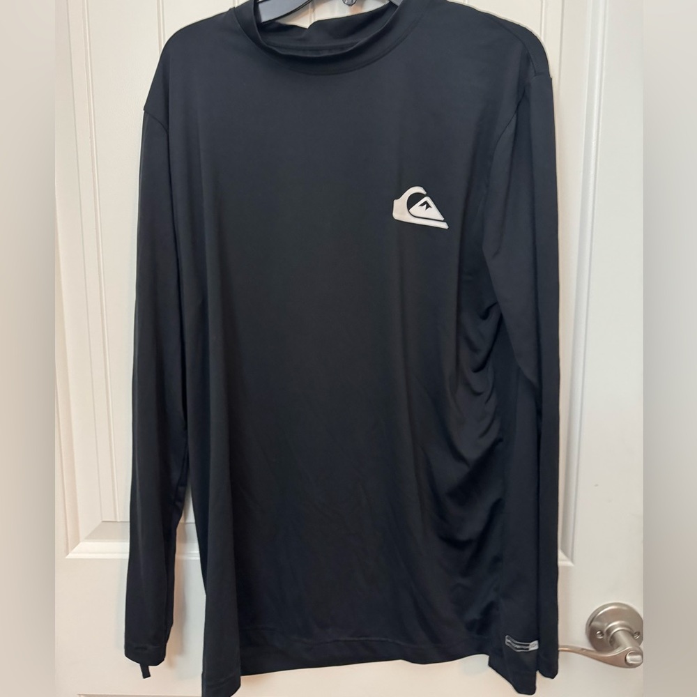 Quiksilver Black and Green Logo Shirt small rash guard